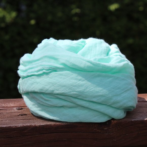Laora NWT Organic scarf in mint color - Picture 1 of 5